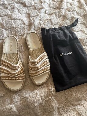 CHANEL Cream and Gold Chain Slide Sandals